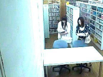 ＜図書館＞「もうだめなの…ヤメテクダサイ…！」真面目そうなカワイ子ちゃん！図書館で痴漢師にヤラレマクリになっちゃうゾ！！
