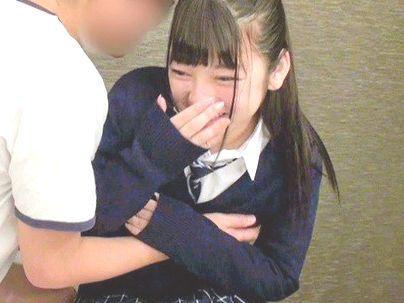 ＜素人ナンパ＞「ホント素人か？！」クッソ可愛い制服女子ゲッツ！美味しく頂きました(アダルト動画)