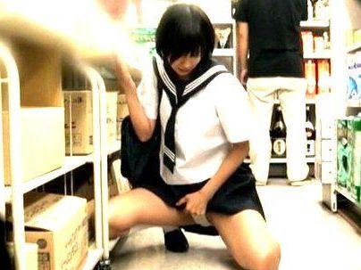 ＜激ヤバ！＞「あそこが・・無理なの…」清楚系可愛い制服女子！ビッグバンローターでもだえる姿ヤッバ(無料エロ動画)