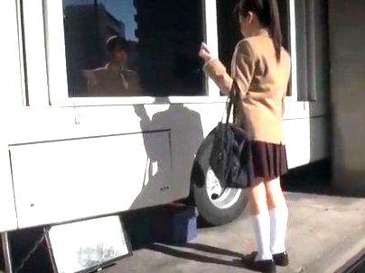 ＜マジックミラー！＞「ここ乗るんですか？？」下着メーカーのモニター調査とだまして・・制服女子がMM号でヤラレマクリ！