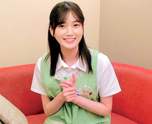 【もも先生】現役保育士さんが童貞男子のお悩み解決！エプロン姿が可愛いすぎる保育士さんの目の前にチンポ丸出し！恥じらいながら優しく手コキ！！