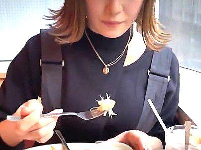 ＜ハメ撮り＞「上モノ、ゲッツ！」マッチングアプリでゲットした可愛い女子！ハメ撮りセックス楽しんじゃうぞ(無料エロ動画)