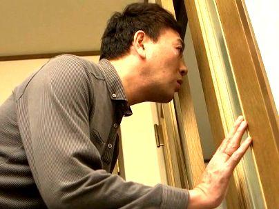 ＜嫁の同僚！＞「チョットだけ、チョットだけ…見ちゃうぞｗ」お酒飲んで寝てる嫁のソバで・・嫁の同僚やっちゃうぞ！