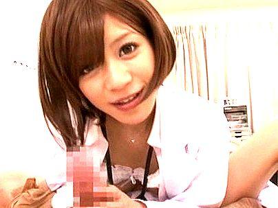＜大人の保健！＞「咥えちゃうね…♡」とんでもなく可愛い保険の先生！誘惑されてエロ行為シテクレチャウゾ(無料エロ動画)