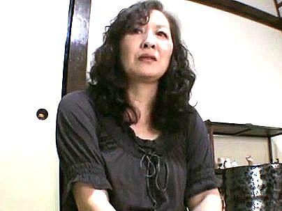 ＜六十路のおばさん！＞「ババア、登場ｗW！」欲求不満還暦おばさん！若いチンポに興奮とかｗｗ(無料エロ動画)