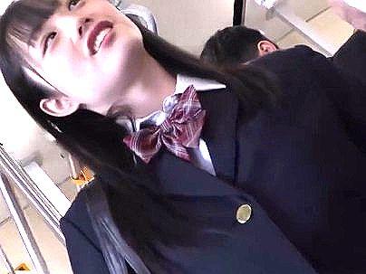 ＜月雲よる！＞「痴●」滅茶苦茶可愛い制服女子！痴漢師の餌食でもだえ感じるゾ(無料エロ動画)