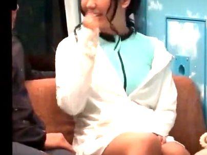 ＜逆転マジックミラー号＞「コレ祖からは見えないよね…♡」デカぱい女子大生！大胆SEX見させられてるぞ！(無料エロ動画)