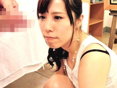 ＜絵画教室＞「え？オチンポが・・・！」ヌードモデルの勃起チンポがにょきにょきと！人妻がネトラレｓｅｘに持ち込まれる！