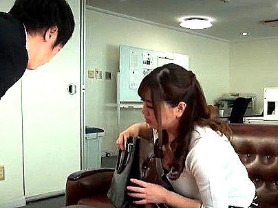 ＜熟女のエロス＞「ダメなの…♡！」色気半端ない美人奥さんOL！セクハラ行為で浮気sexシチャウゾ(無料エロ動画)