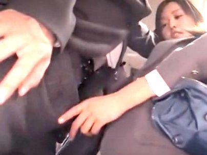 ＜女子●通学バス＞「間違えたフリ・し・た・ら・！」ワザと間違えたフリして女子のバスに！逆に痴女行為してくれたぞ！