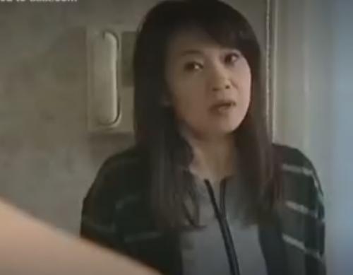 《おばさん土下座レイプ》『頼む！恵子さん、許してください』【人妻】中学の初恋の同級生とセックスしたくて断られても無理やり《大沢萌》