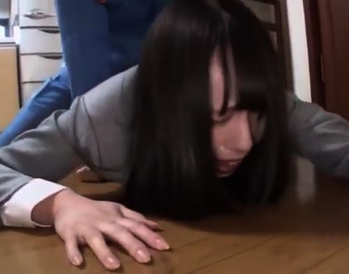 ※閲覧注意※『痛いぃ！！やめてー！助けてー！』【OL号泣アナルレイプ】必死に泣き叫ぶ美人に容赦なく鬼ピストン中出し強姦！