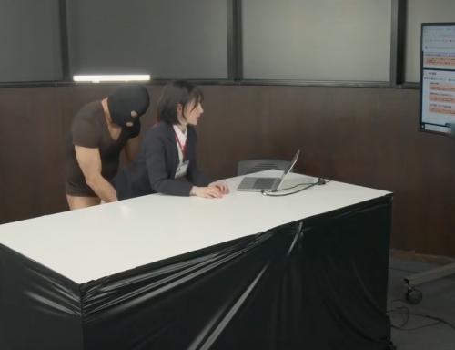 【宮島めい】全社員に向けてリモート説明中に生チンポを膣奥にガンガン当てられて腰が砕けそうになる美女OL《膣内射精》