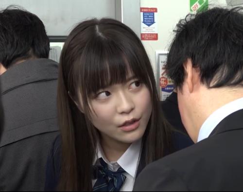 『結婚してるのにJKに痴漢するなんて、いけないんだね〜♥』【JK】美少女に脅迫されてゾクゾクしながら精子搾り取られちゃう＄