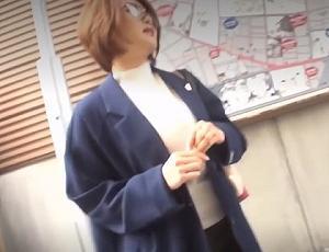 《人妻ナンパ騎乗位》美婦人が妖艶なエロスさを吐き出しながら男性のち◯ぽに火を灯し濃厚Hを巻き起こす
