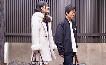 楽しいはずの家族旅行の夜は倦怠期の義姉がエロモード全開にチ〇ポをこちょぐり回す。