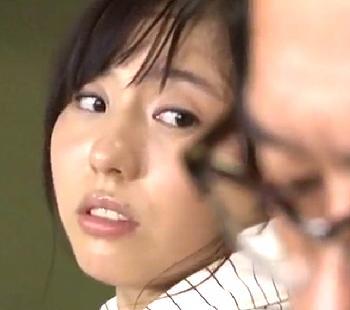 『ヘンリー塚本作品』「お義父さんは…ずっと独り身で寂しくありませんか？」夫が逮捕、義父と2人暮らしとなった人妻は…