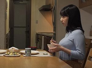 【西野絵美】出世街道にのってたハズの夫の昔の上司が、みすぼらしい姿に。強引な男に少しずつ惹かれていく妻は寝取られる・・・