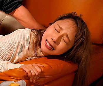 【美人奥さん×中出し】義父に無理やりフェラさせられる若妻！硬くなったサオでバックや正常位で生ハメされてしまうｗ