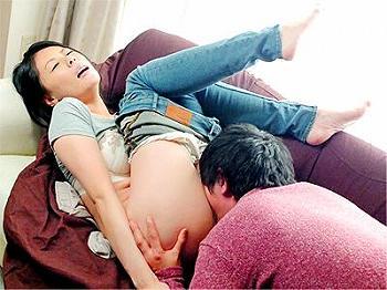 【人妻×隣人】社宅の隣に住む旦那の部下と禁断関係に堕ちる美魔女主婦！真昼間から淫乱BODYを激ピスされメス全開悶絶！