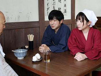 ホームレスを住み込みで雇ってあげる優しい夫婦！とんでもない奴だった、ピンク乳首のカワイイ奥さんが何度も寝取られていた悲劇