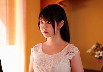 【幼な妻×立ちバック】淫らな舌遣いでクンニされマン汁が溢れ出す！濡れたアソコを他人棒で責められエロい顔でイッテしまうｗ