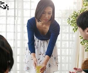 《人妻オナニー》おっぱい妻が美を保ちお乳を隠さずほっぽり出しては濃度の高い性交を満喫しちゃう