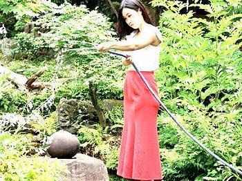 ＜義父と嫁！＞「これが、ながえスタイルか？！」夏の秘め事！綺麗な奥様が旦那には言えない夏の秘め事だぞ(無料エロ動画)