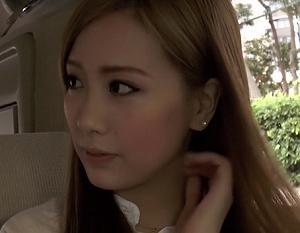 《人妻ナンパ人妻》既婚者妻が普段は味わえない感情溢れてしまう過激セックスで足腰がガックガクにイキまくる