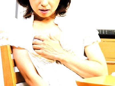 ＜四十路！＞「久しぶりなの…♡」欲求不満すぎる未亡人！宅配員と禁断エロ交尾してっゾｗ(無料エロ動画)