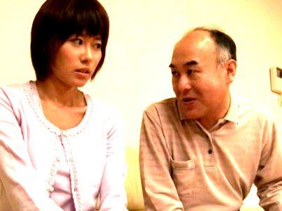 ＜お人よし若妻＞「え？そーなんですか？！」真面目そうな奥さん！中年男にコロット騙され挿入されてっゾ(アダルト動画)