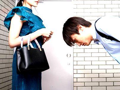＜隣家の高慢な美人妻＞「ウソだろ？！」本番なしのマットヘルスで隣人が！弱みからやっちゃうぞｗ(無料エロ動画)