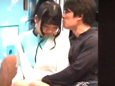 ＜逆転マジックミラー号！＞「これ見られてないよね？」素人娘たちの大胆SEX！外から丸見えだぞ(アダルト動画)