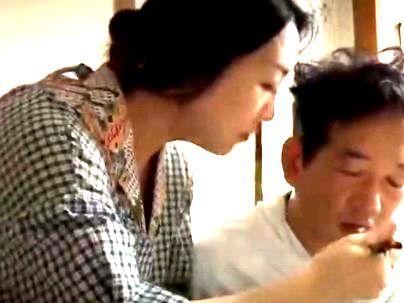 ＜昭和のエロドラマ＞「お前盗んだのか？！！」家政婦がお金を盗でた・・ご主人が怒り強引にやっちゃうぞ(無料エロ動画)