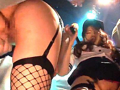 ＜ハロウィン痴●！＞「ダメだよ…ヤメテクダサイ…」クッソ可愛い美少女達！痴漢師の餌食になるぞ(アダルト動画)