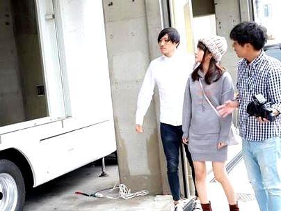 ＜マジックミラー＞「へ～ここに乗るの？」余裕こいてる映え大好き女子！この後彼いるのにネトラレｓｅｘだぞ！(無料エロ動画)