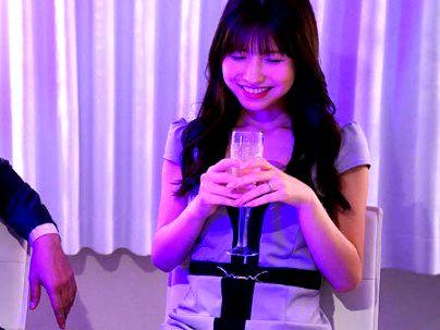 ＜同窓会で再会！＞「ダメなの・・に…イイの…♡」かつて愛した男と・・・最低不倫しちゃう美人奥さん！(アダルト動画)