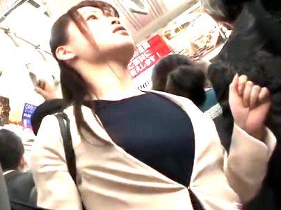 ＜正義感OL＞「痴●を邪魔しやがって！」ガチでむかついた！こいつを犯しレイプしてやるゾ(無料エロ動画)