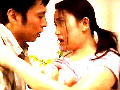 ＜無意識に男を誘って！＞「ダメよこんなこと…」色気ムンムン極エロ美魔女おばさん！男に強引にエロ行為に！