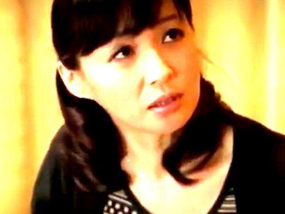 ＜母の友人＞「私でいいの…♡！」色気最高の母の友人！我慢限界でついに手を出しちゃう(無料エロ動画)