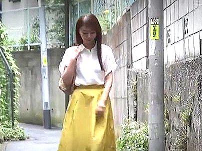 ＜母の友人＞「だめよ…年が…♡」色気半端ない美人母の友人！オチンポフル勃起確定で禁断行為に発展シチャウゾ(アダルト動画)