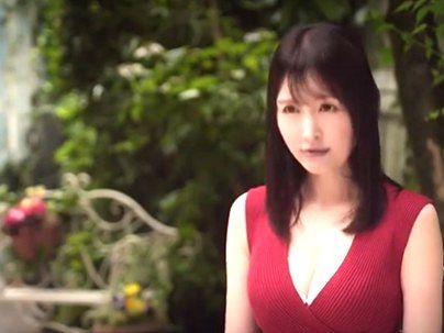 ＜奇跡のカラダ！＞「伝説のレースクイーン、登場！」まさにパーフェクトな体の美女！エロス覚醒させちゃうぞ(アダルト動画)