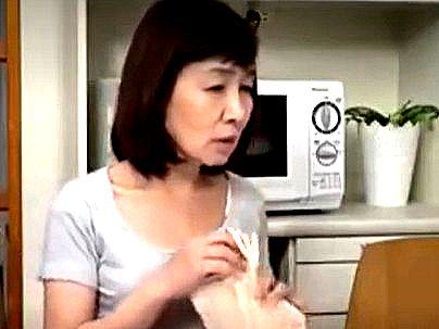 ＜五十路熟女＞「めっちゃ！ブス、ババア！」息子との禁断の悦楽に溺れるおばさん！近親相姦発展しちゃう(無料エロ動画)