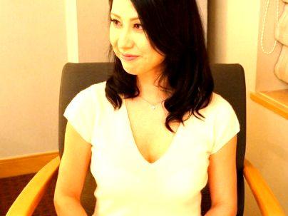 ＜本物人妻だぞ！＞「初撮りすっぞｗ！」キターー38歳専業主婦！奥村瞳がAV出演決めちゃうぞ(無料エロ動画)
