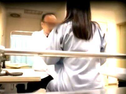 ＜産婦人科！＞「え？ヤメテクダサイ・」ツインテール美乳パイ乙子！変態医師にセクハラ行為でヤラレルぞ(アダルト動画)