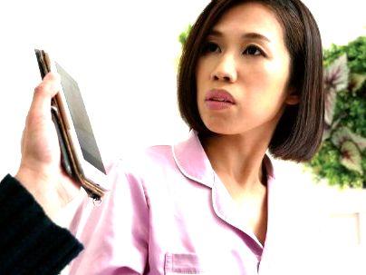 ＜友達の母親！＞「え？なにこれ？」上品な感じの美人奥さん人妻！オナニーを盗撮されて弱みから…(無料エロ動画)