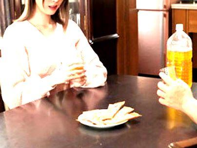 ＜夫の不在中！＞「え？なにこれ？」美乳おっぱい美人奥さん！義父に媚薬でヤラレマクリになっちゃう(無料エロ動画)
