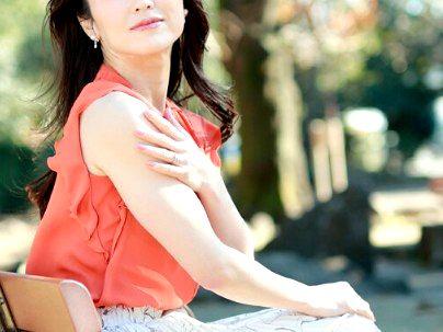 ＜春谷美雨、参上！＞「40歳で？まじか？」オンナとして・・美しく輝きたい！美魔女がAV DEBUTすっぞ(アダルト動画)