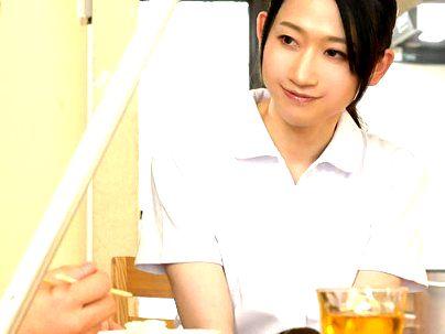 ＜人妻ヘルパー！＞「最高すぎる件ｗｗ！」色気ムンムンのヘルパーさん！がままを全て受け入れてくれてHっも・・・