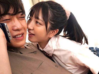 ＜パンチラで誘惑＞「お兄ちゃん…♡！」妹に愛されすぎで困ってる！我慢できず手を出しちゃうぞ(無料エロ動画)